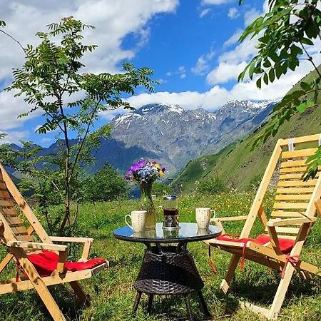 Cozy Hotel Kazbegi Esterno foto