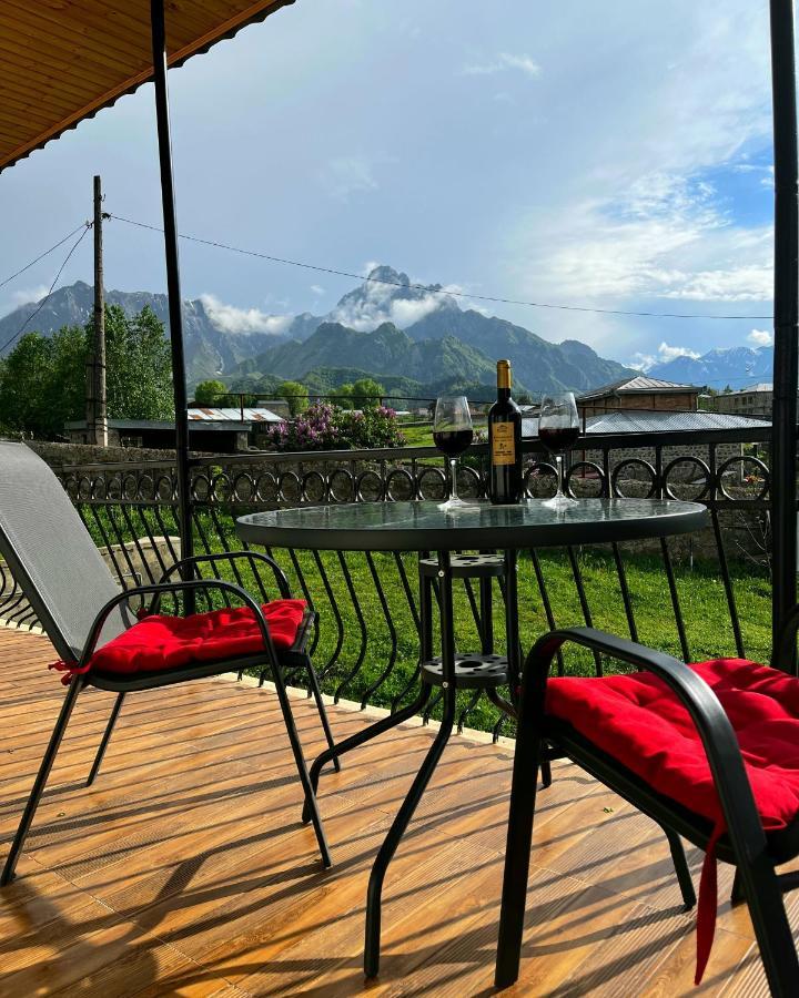 Cozy Hotel Kazbegi Esterno foto