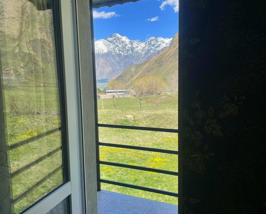 Cozy Hotel Kazbegi Esterno foto