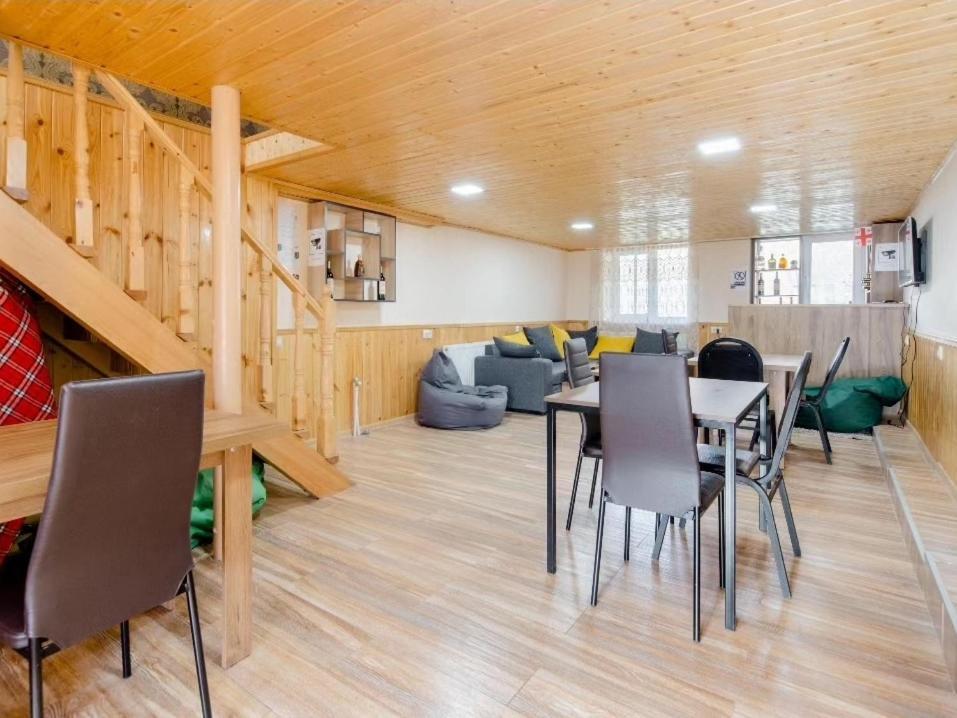 Cozy Hotel Kazbegi Esterno foto